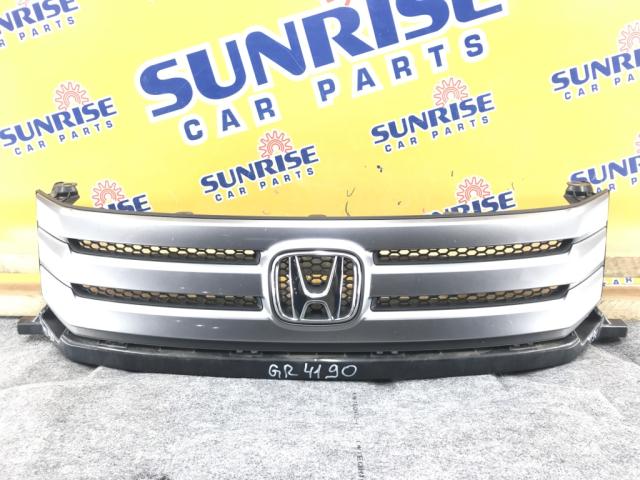Решетка радиатора на HONDA FREED SPIKE GB3