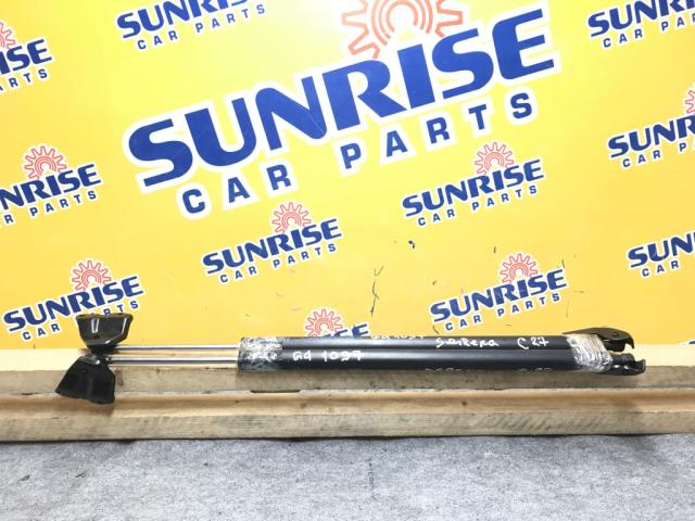 Амортизатор задней двери на NISSAN SERENA C27